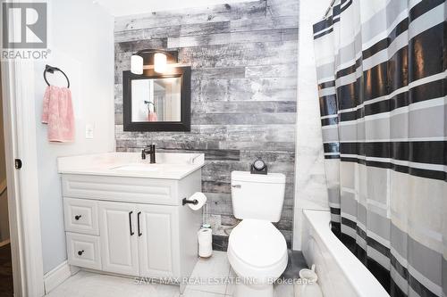 26 Gilmore Drive N, Brampton, ON - Indoor Photo Showing Bathroom