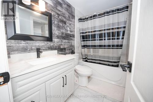 26 Gilmore Drive N, Brampton, ON - Indoor Photo Showing Bathroom