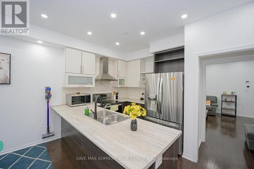 10 Banas Way, Brampton, ON - Indoor Photo Showing Kitchen With Double Sink With Upgraded Kitchen