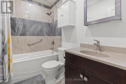 148 Dover Road, Welland (773 - Lincoln/Crowland), ON - Indoor Photo Showing Bathroom