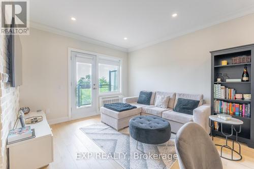 202 - 310 Broadway Avenue, Orangeville, ON - Indoor Photo Showing Living Room