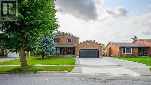 7102 Burbank Crescent, Niagara Falls (212 - Morrison), ON - Outdoor With Facade