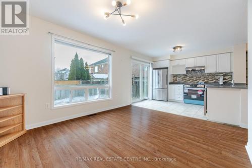 454 Collis Court, Milton, ON - Indoor Photo Showing Kitchen