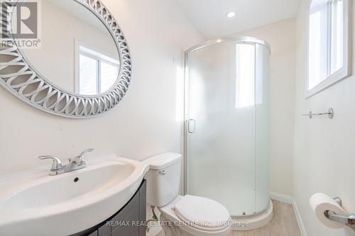 454 Collis Court, Milton, ON - Indoor Photo Showing Bathroom