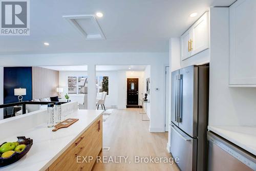 6133 Collins Drive, Niagara Falls (217 - Arad/Fallsview), ON - Indoor Photo Showing Kitchen