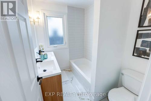 6133 Collins Drive, Niagara Falls (217 - Arad/Fallsview), ON - Indoor Photo Showing Bathroom