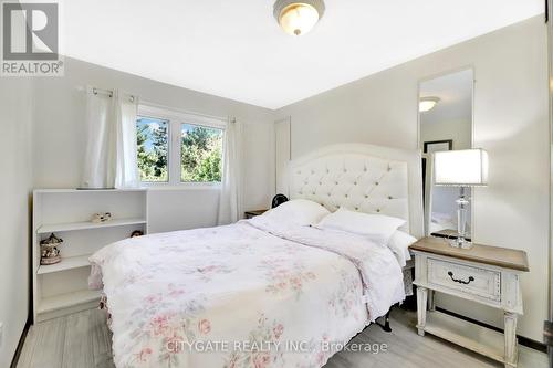 195 Ellwood Drive W, Caledon, ON - Indoor Photo Showing Bedroom