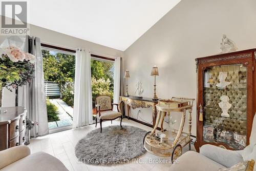 195 Ellwood Drive W, Caledon, ON - Indoor Photo Showing Living Room