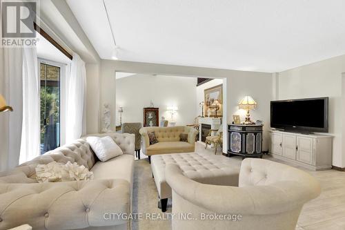 195 Ellwood Drive W, Caledon, ON - Indoor Photo Showing Living Room