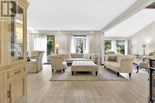 195 Ellwood Drive W, Caledon, ON - Indoor Photo Showing Living Room