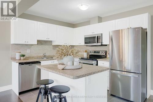 47 Little Ryan'S Way, Bracebridge, ON - Indoor Photo Showing Kitchen With Stainless Steel Kitchen With Double Sink With Upgraded Kitchen