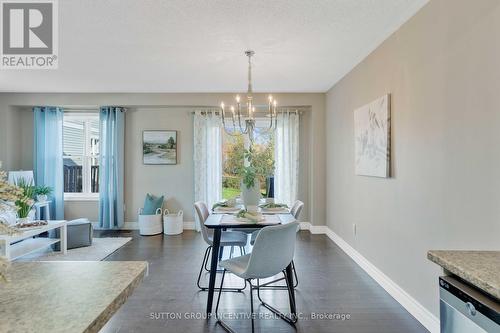 47 Little Ryan'S Way, Bracebridge, ON - Indoor Photo Showing Dining Room