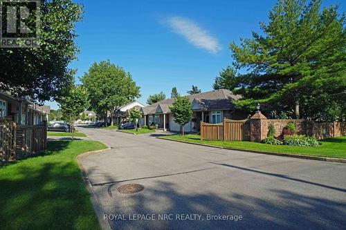 28 - 5070 Drummond Road, Niagara Falls (211 - Cherrywood), ON - Outdoor