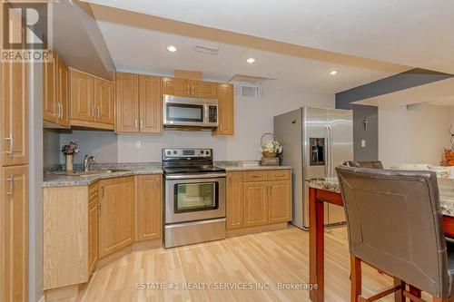 61 Oblate Crescent, Brampton, ON - Indoor Photo Showing Kitchen