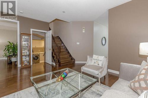 61 Oblate Crescent, Brampton, ON - Indoor Photo Showing Living Room