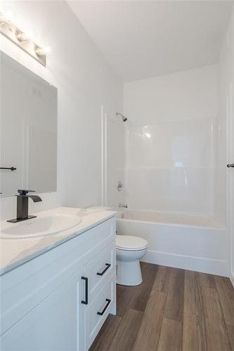 6 Cardinal Way, Landmark, MB - Indoor Photo Showing Bathroom