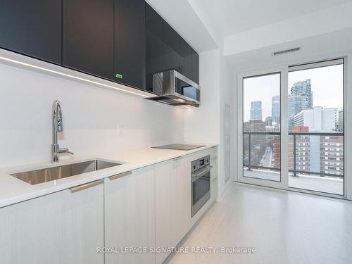 1304-308 Jarvis St, Toronto, ON - Indoor Photo Showing Kitchen With Upgraded Kitchen