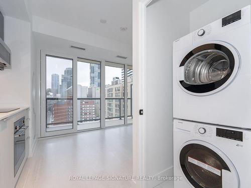 1304-308 Jarvis St, Toronto, ON - Indoor Photo Showing Laundry Room