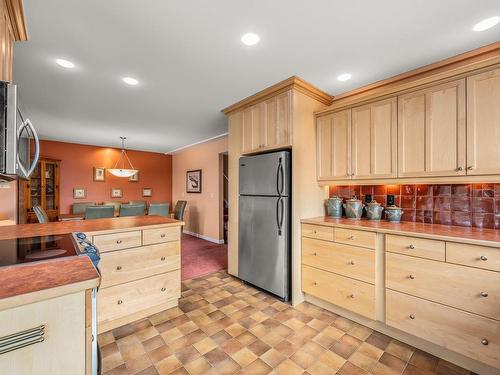 3-687 Castle Crag Cres, Courtenay, BC - Indoor Photo Showing Kitchen