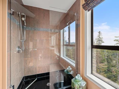 3-687 Castle Crag Cres, Courtenay, BC - Indoor Photo Showing Bathroom