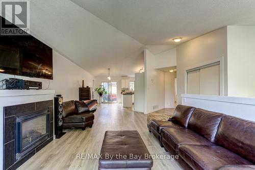 309 Balsam Street, Collingwood, ON - Indoor Photo Showing Living Room With Fireplace