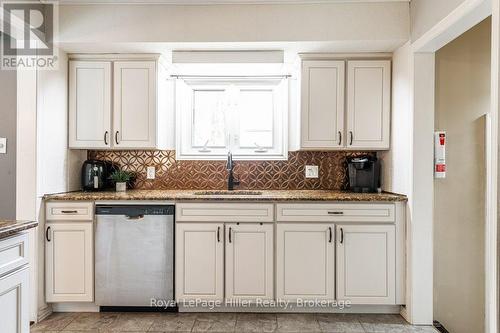 35 Dawson Street, Stratford, ON - Indoor Photo Showing Kitchen