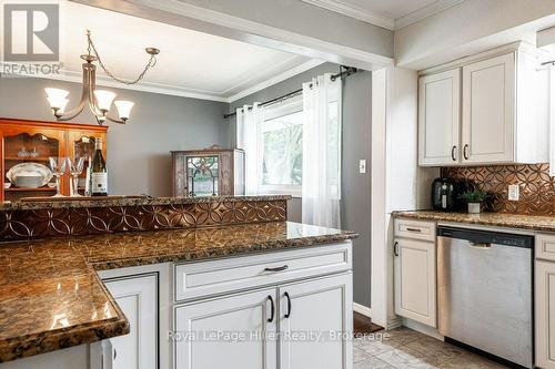 35 Dawson Street, Stratford, ON - Indoor Photo Showing Kitchen