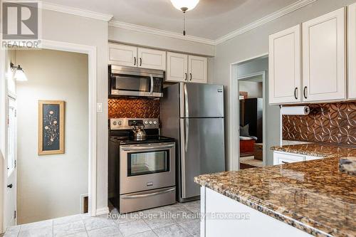 35 Dawson Street, Stratford, ON - Indoor Photo Showing Kitchen