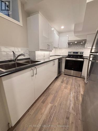 4 Finley Way, Markham, ON - Indoor Photo Showing Kitchen With Double Sink