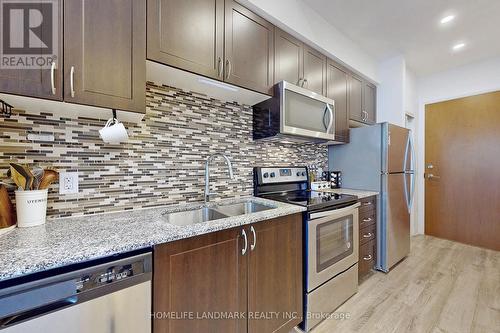 222 - 2800 Keele Street, Toronto, ON - Indoor Photo Showing Kitchen With Double Sink With Upgraded Kitchen