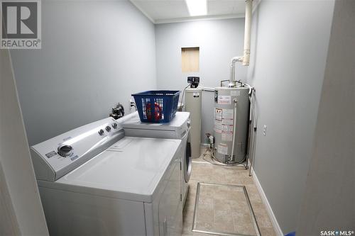 76 Grove Street, B-Say-Tah, SK - Indoor Photo Showing Laundry Room