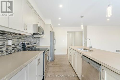 1033 Cameo Street, Pickering, ON - Indoor Photo Showing Kitchen With Stainless Steel Kitchen With Double Sink With Upgraded Kitchen