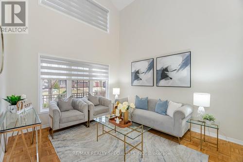 80 Octillo Boulevard, Brampton, ON - Indoor Photo Showing Living Room