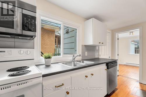 978 Admiral Avenue, Ottawa, ON - Indoor Photo Showing Kitchen With Double Sink