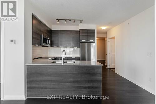 1817 - 5033 Four Springs Avenue, Mississauga, ON - Indoor Photo Showing Kitchen With Double Sink