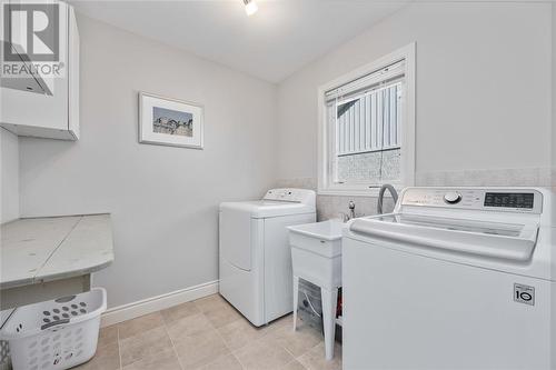 322 Sawgrass Place, Sarnia, ON - Indoor Photo Showing Laundry Room