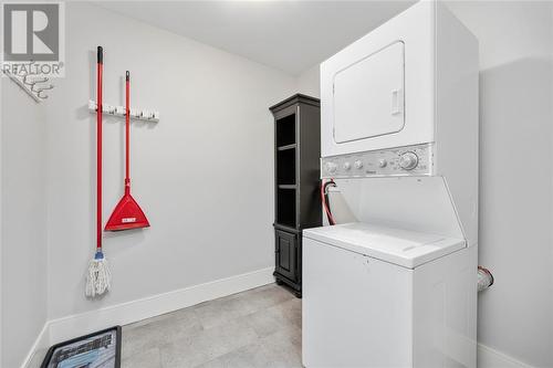 322 Sawgrass Place, Sarnia, ON - Indoor Photo Showing Laundry Room