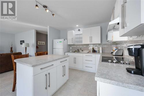 322 Sawgrass Place, Sarnia, ON - Indoor Photo Showing Kitchen