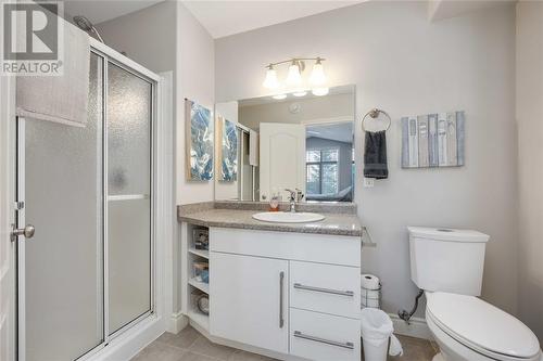 322 Sawgrass Place, Sarnia, ON - Indoor Photo Showing Bathroom