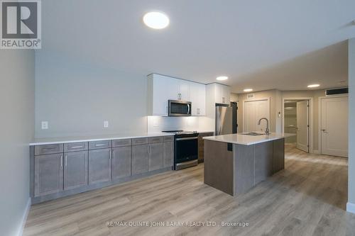 108-20 Hillside Meadow Drive, Quinte West, ON - Indoor Photo Showing Kitchen