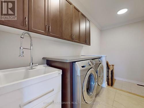 30 Heintzman Crescent, Vaughan, ON - Indoor Photo Showing Laundry Room