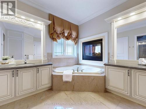 30 Heintzman Crescent, Vaughan, ON - Indoor Photo Showing Bathroom