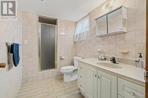 17 Vange Crescent, Toronto, ON - Indoor Photo Showing Bathroom