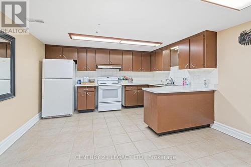 17 Vange Crescent, Toronto, ON - Indoor Photo Showing Kitchen