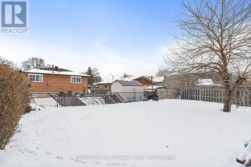 17 Vange Crescent, Toronto, ON - Outdoor