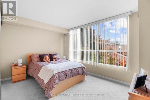 303 - 5100 Dorchester Road, Niagara Falls (212 - Morrison), ON - Indoor Photo Showing Bedroom