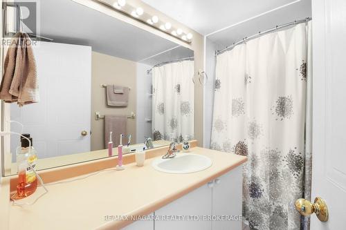 303 - 5100 Dorchester Road, Niagara Falls (212 - Morrison), ON - Indoor Photo Showing Bathroom