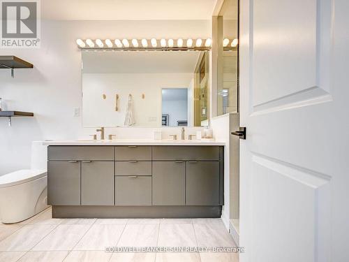 401 Kleinburg Summit Way, Vaughan, ON - Indoor Photo Showing Bathroom