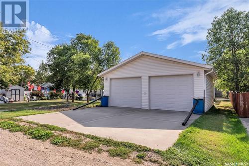 405 Garfield Street, Davidson, SK - Outdoor