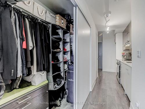 1205-188 Fairview Mall Dr, Toronto, ON - Indoor With Storage